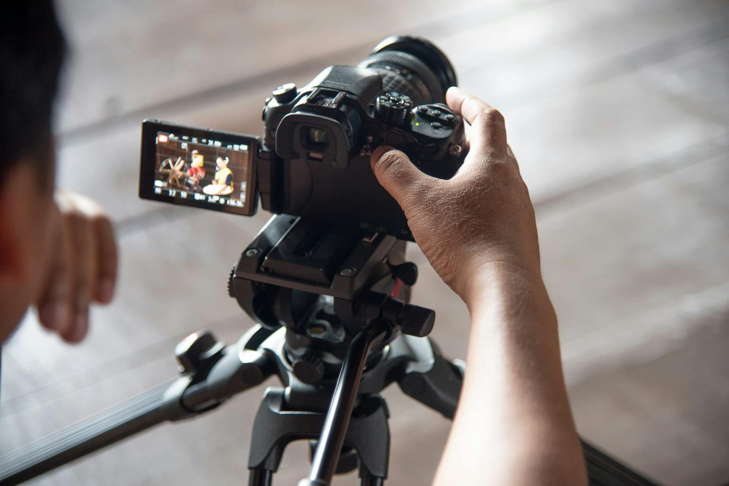 DSLR-kamera spelar in video